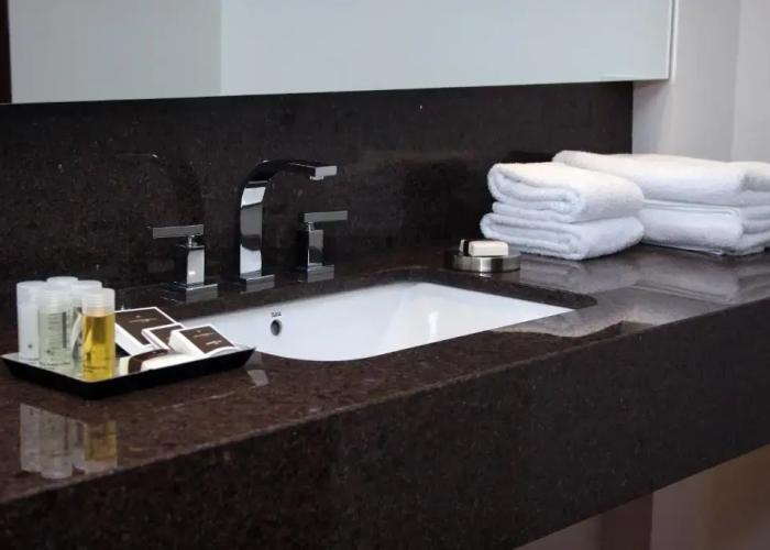 San Isidro Plaza Hotel