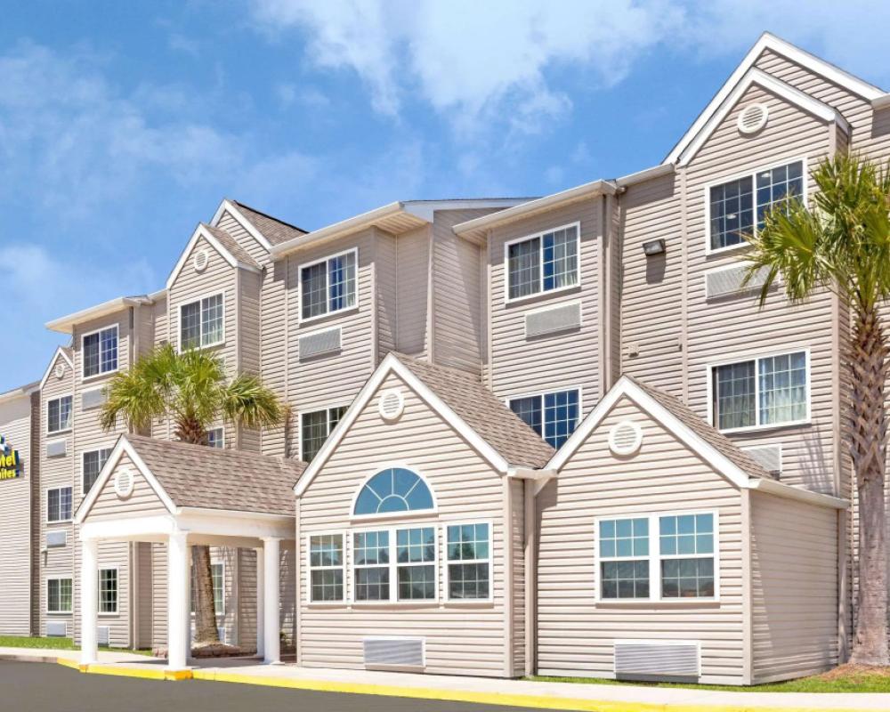 Microtel Inn & Suites by Wyndham Breaux Bridge