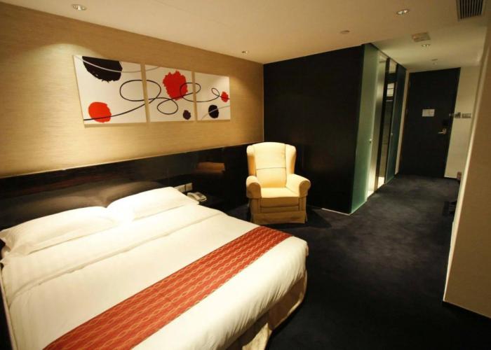 Noble Park Hotel