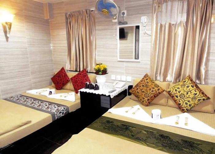 Dhillon Hotel - Hostel