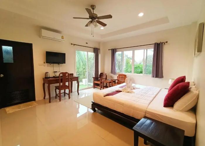 Baan Klangsuan Bang Korbua