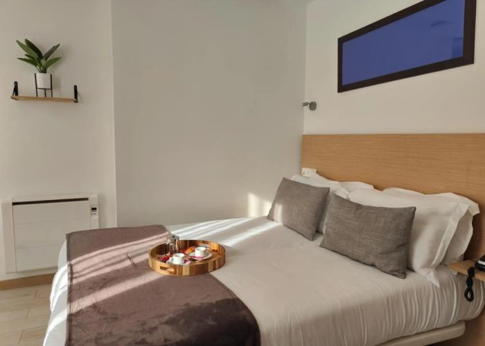 Hotel Le National Clichy Paris