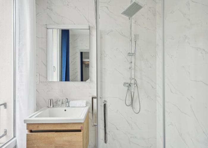 Hotel Le National Clichy Paris