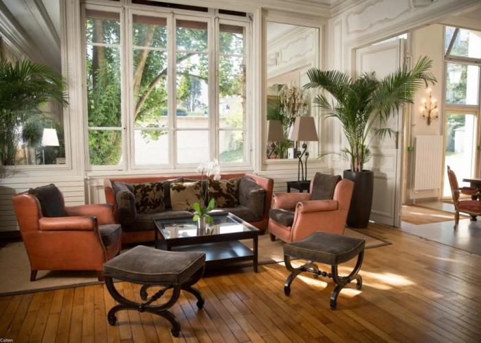 Pavillon Henri IV Hotel Restaurant Gastronomique Terrasse