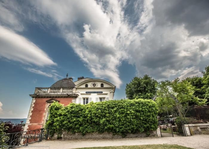 Pavillon Henri IV Hotel Restaurant Gastronomique Terrasse
