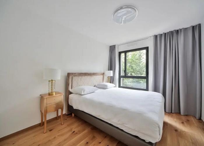 Blue Night International 69