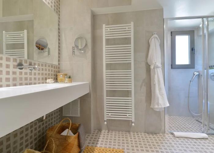 Mirivili Rooms & Suites Hotel