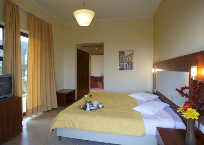 Parnis Palace Hotel Suites