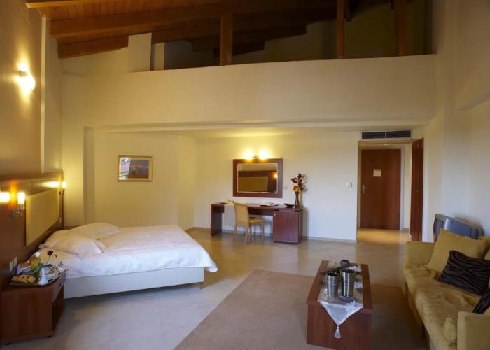 Parnis Palace Hotel Suites