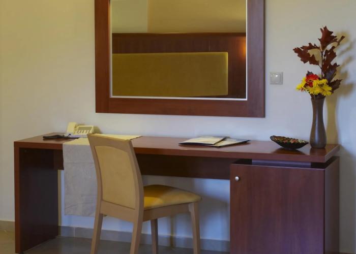 Parnis Palace Hotel Suites