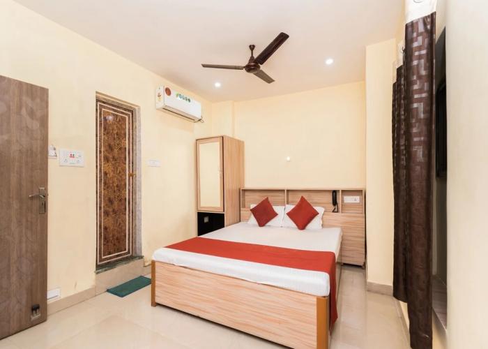 OYO 8863 Hotel Sigma