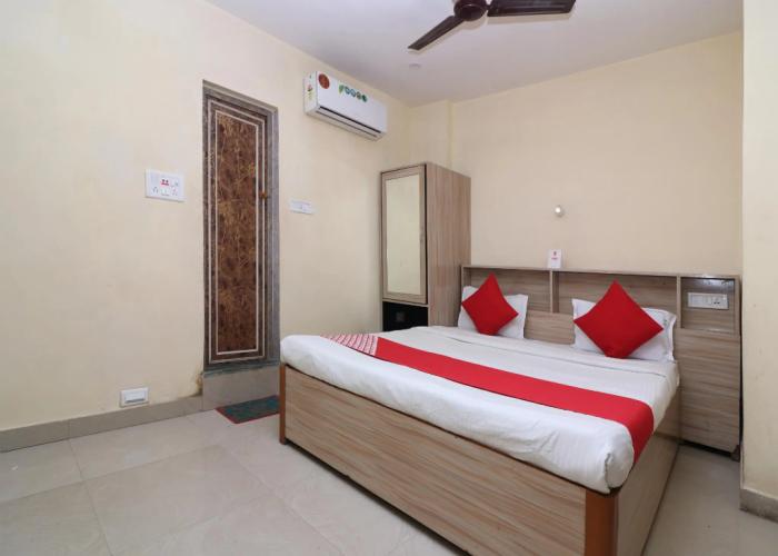 OYO 8863 Hotel Sigma