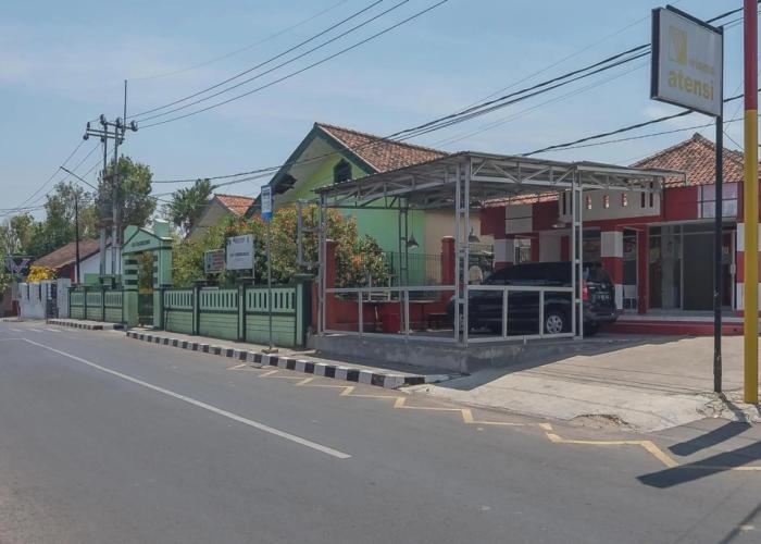 RedDoorz Plus near Alun Alun Kuningan