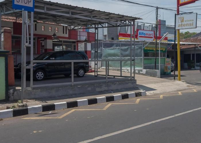 RedDoorz Plus near Alun Alun Kuningan