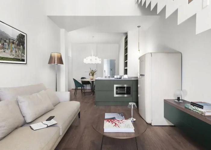 Cavour Deluxe by Mmega