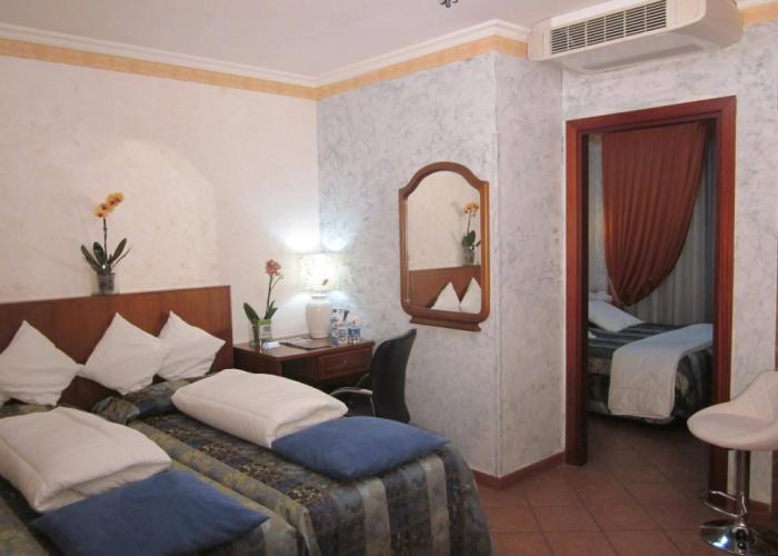 Euro House Inn Airport