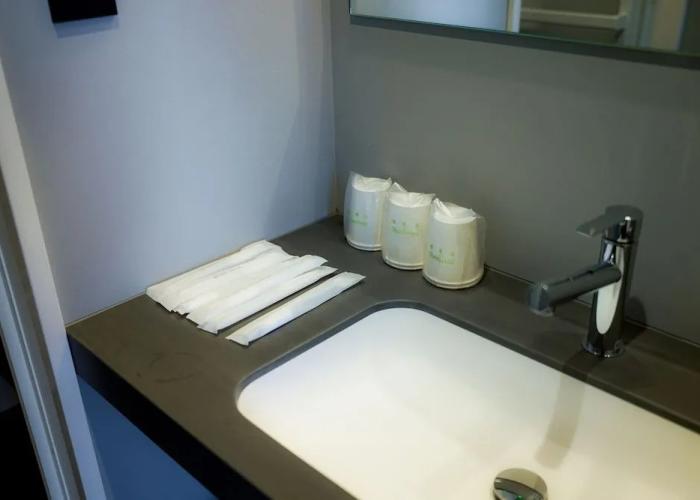 SEKAI HOTEL Deep Osaka Experience - Hostel