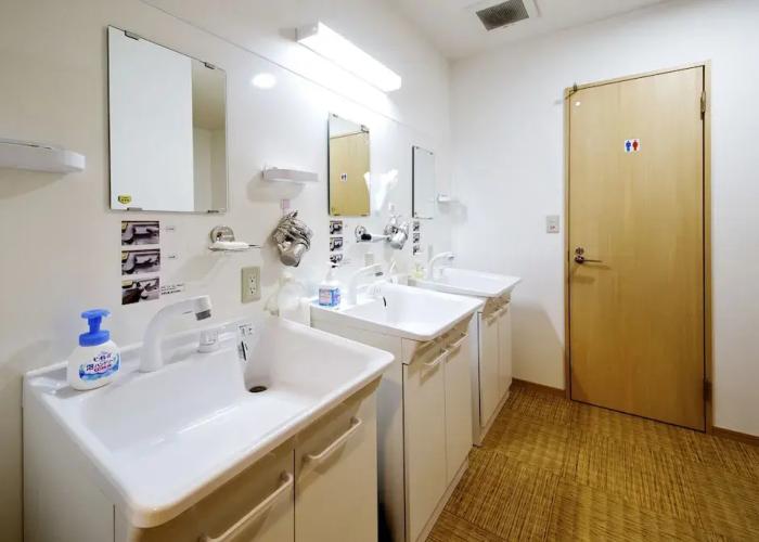 add chaganju - Hostel