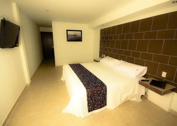 First Inn Hotel & Business