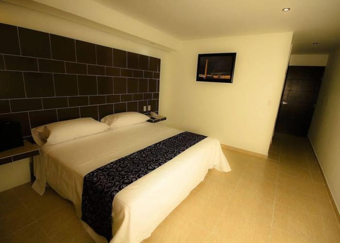 First Inn Hotel & Business
