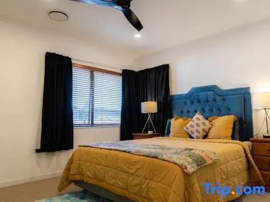 Spacious Eastern Beach Home - 1 Min from Beach!