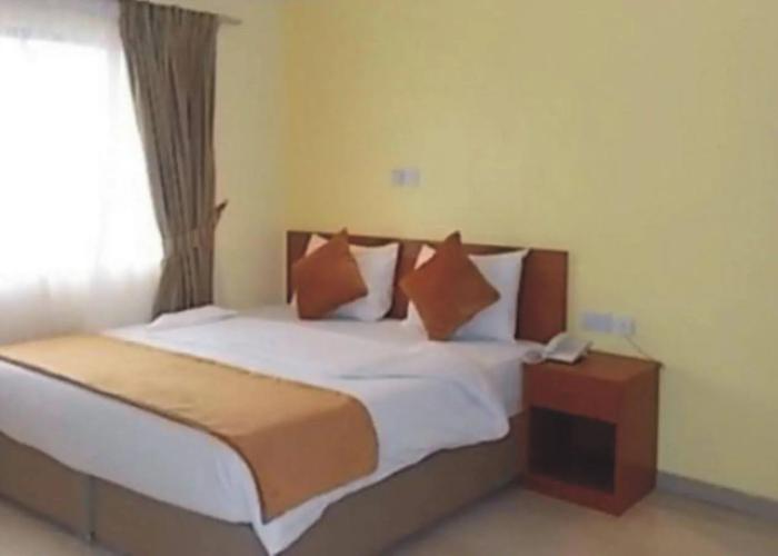 Crown Cottage Hotel