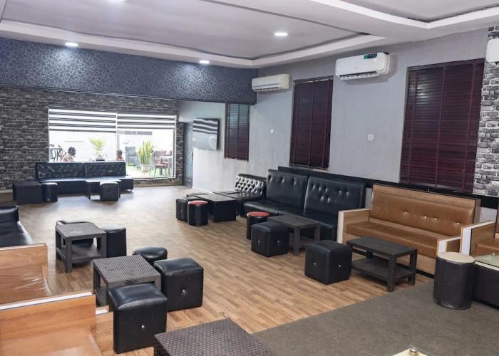 Mayors & Diplomat Suite GRA