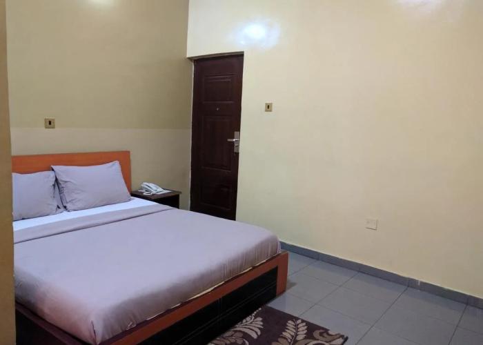 Msquare Whitehouse Hotel
