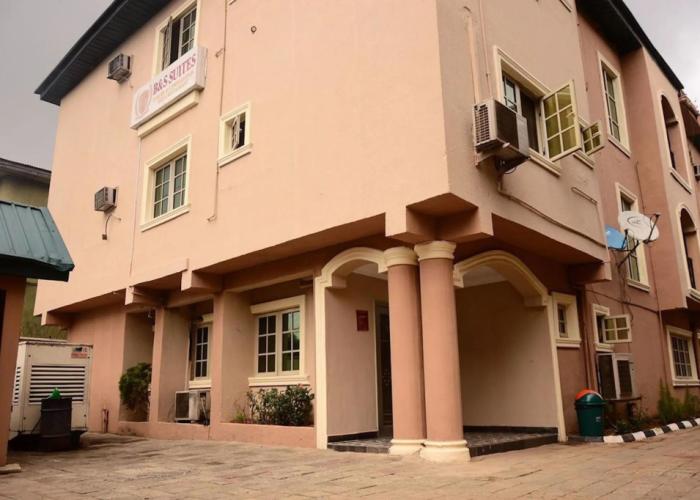B & S Hotel