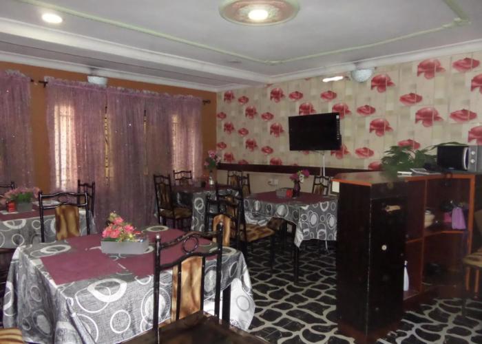 B & S Hotel