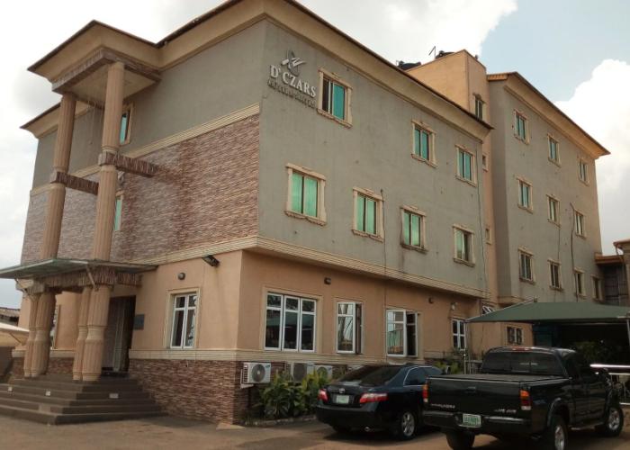 D'Czars Hotel & Suites