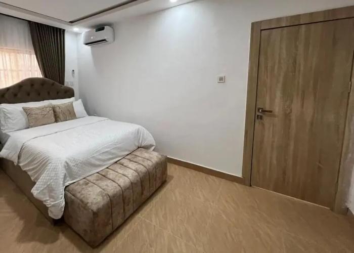 Thapunchline Apartments & Hotels