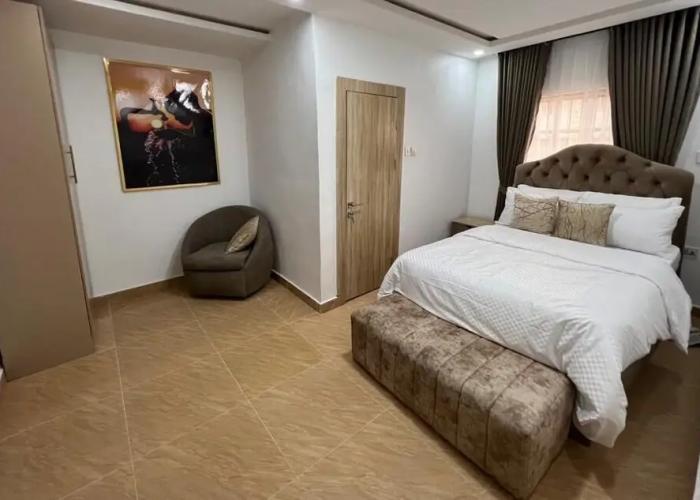 Thapunchline Apartments & Hotels