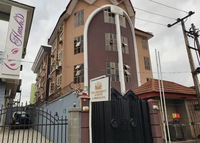 4th Apartment and Suites