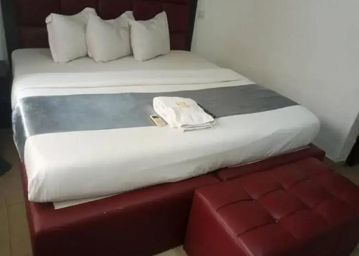 4th Apartment and Suites