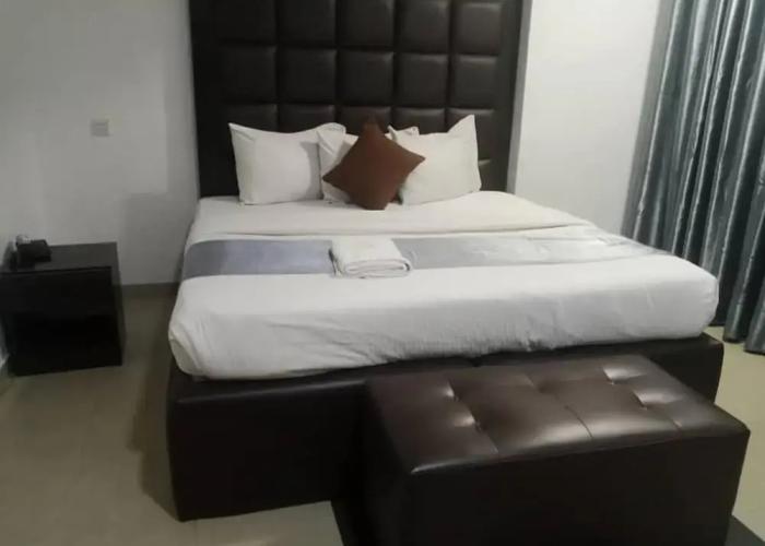 4th Apartment and Suites