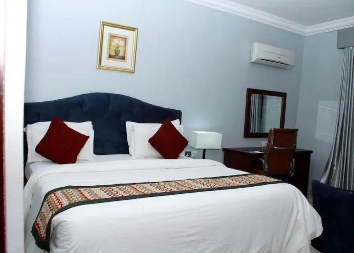 Zaints Guest House