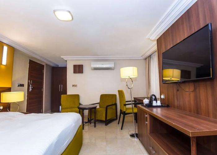 Joygate Hotel & Suites