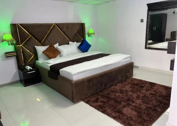 Glandov Suites and Apartment