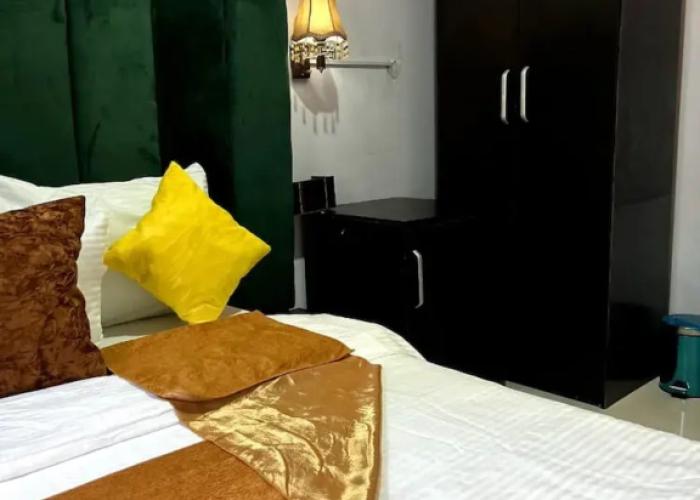 Glandov Suites and Apartment