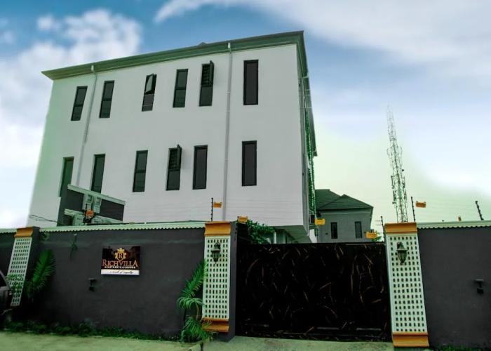 RichVilla Apartments & Hotels