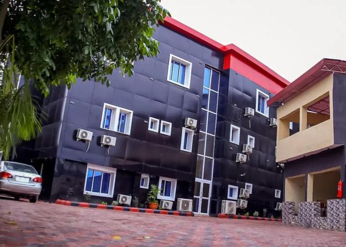 Chukzie Suites & Apartments