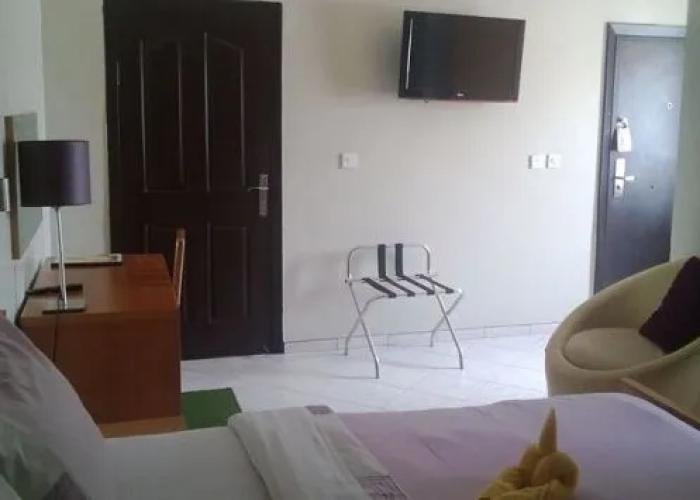 Cata Apartment Hotel And Spa
