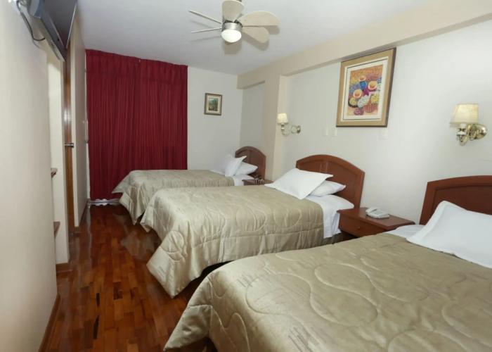 Hotel Manhattan Inn Airport