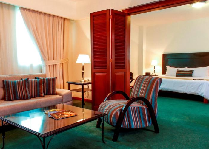 El Polo Apart Hotel & Suites