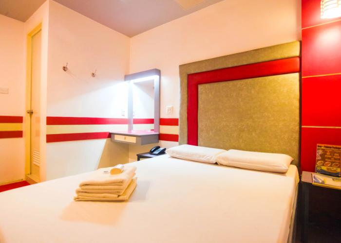 Hotel 99 Monumento Caloocan