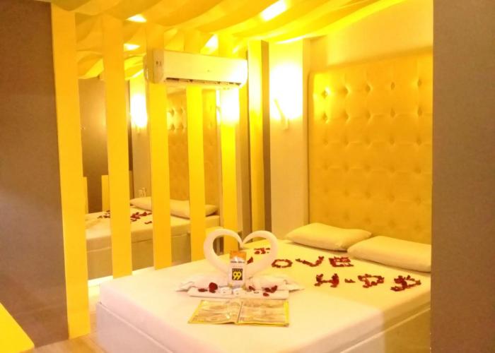 Hotel 99 Monumento Caloocan