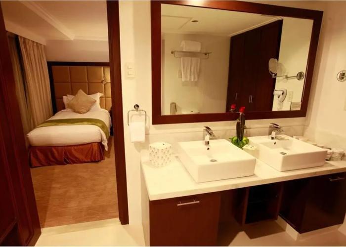 Discovery Suites