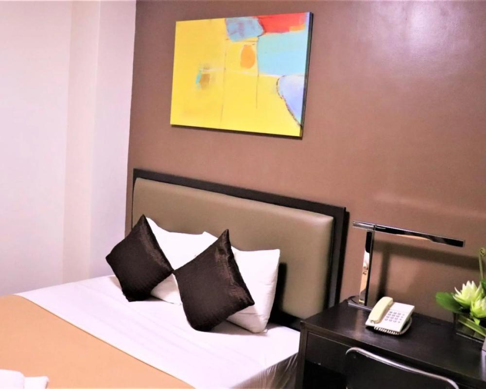фото The Studio 18 Residences