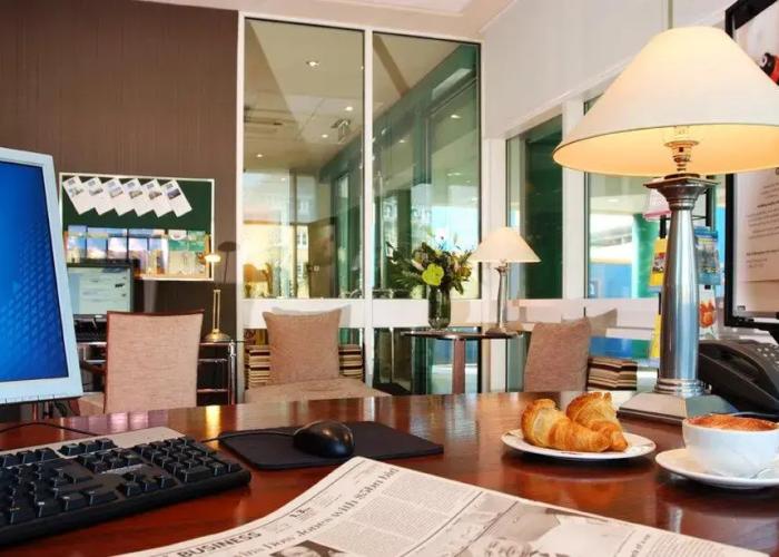 DoubleTree by Hilton Hotel Woking